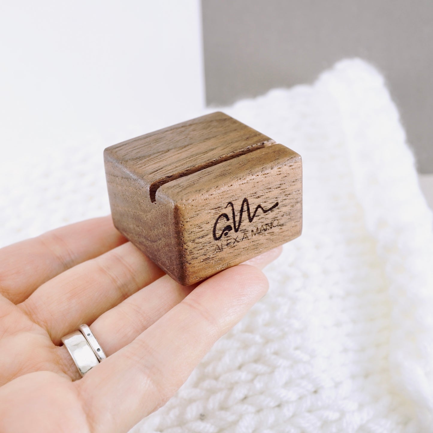 Brooch & Walnut Stand (BUILD)