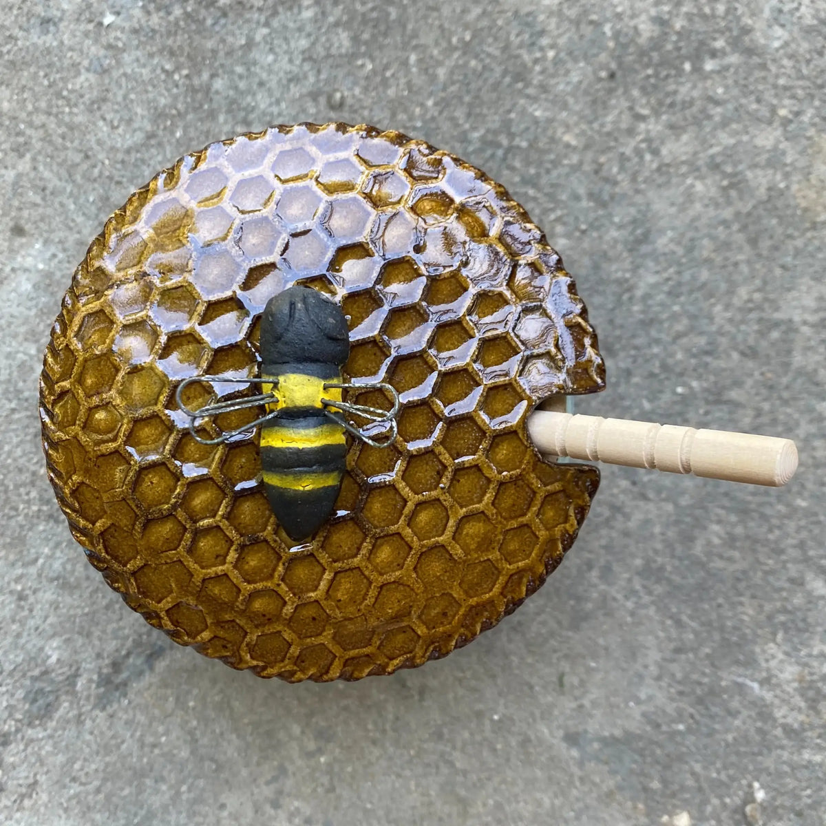 Buzzy Bee Honey Pot