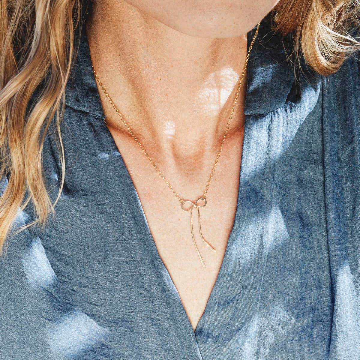 Wire Coquette Bow Dainty Necklace
