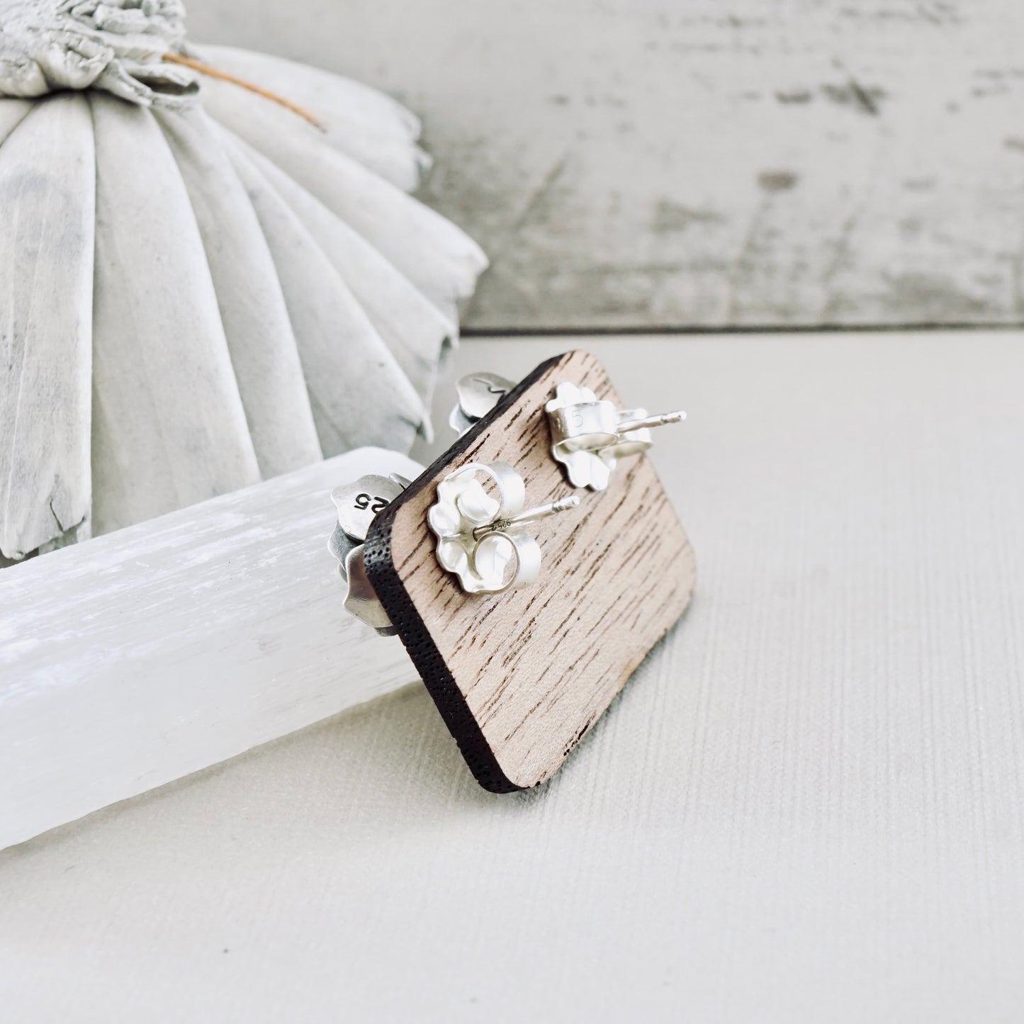 Camellia Bloom Stud (SS)