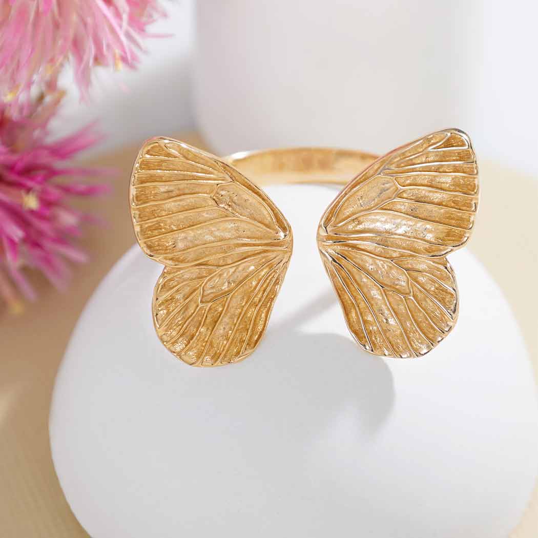 Adjustable Dimensional Butterfly Wings Ring: Bronze